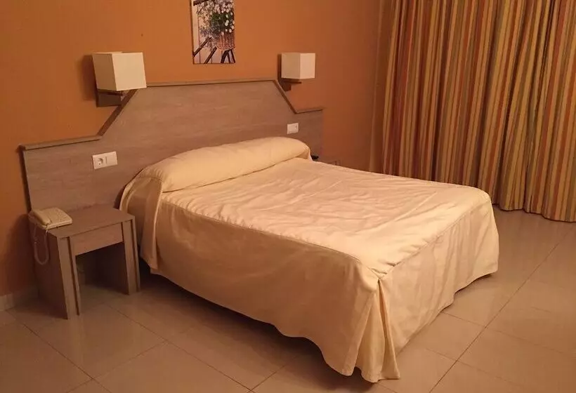 Отель Manzanares