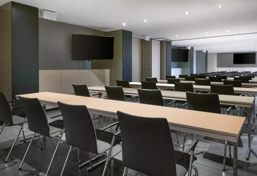 هتل The Westin Madrid Cuzco