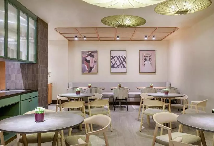 هتل The Westin Madrid Cuzco