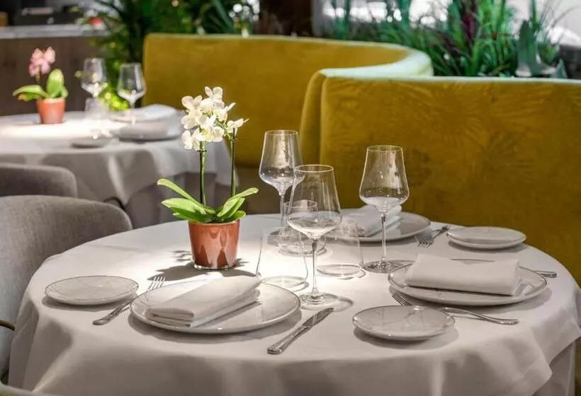 هتل The Westin Madrid Cuzco