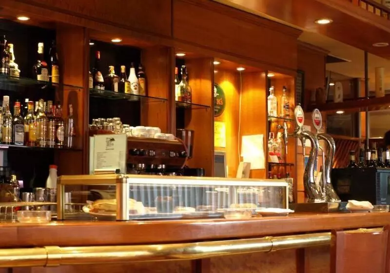 Hotel Aeropuerto Ifema Madrid Torre Hogar Premium