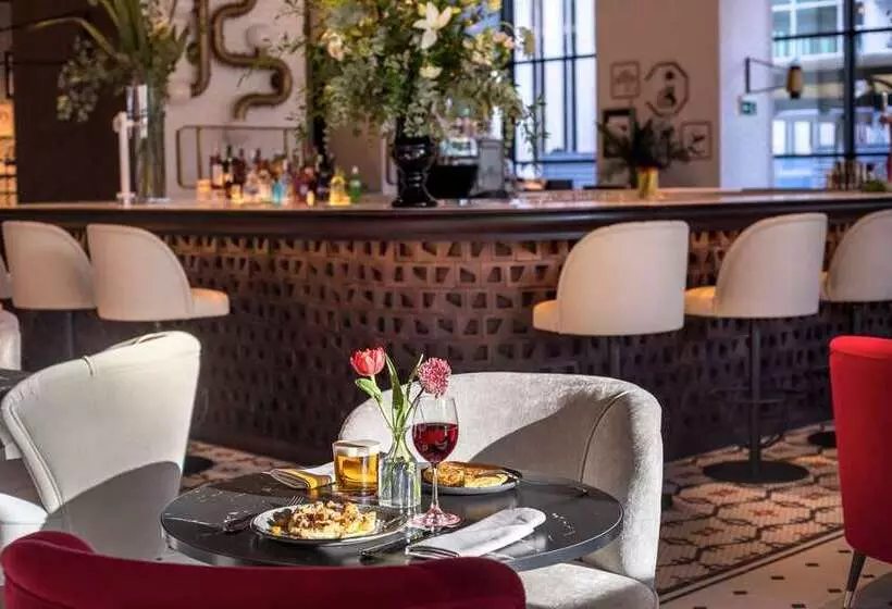 هتل Canopy by Hilton Madrid Castellana