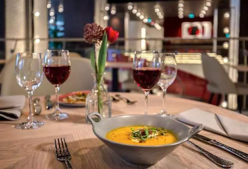 هتل Canopy by Hilton Madrid Castellana