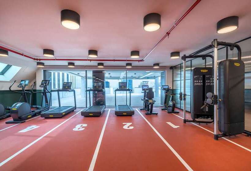 هتل Canopy by Hilton Madrid Castellana