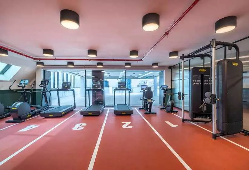 هتل Canopy by Hilton Madrid Castellana