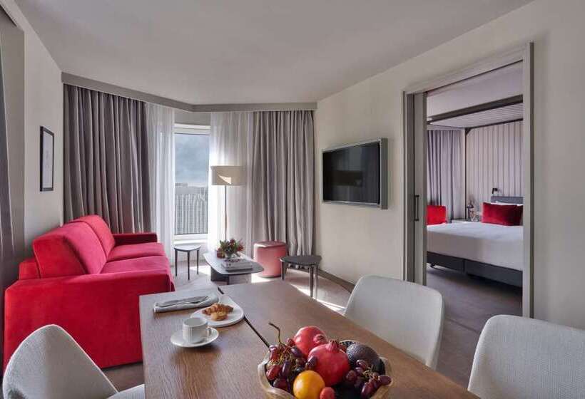 هتل Canopy by Hilton Madrid Castellana