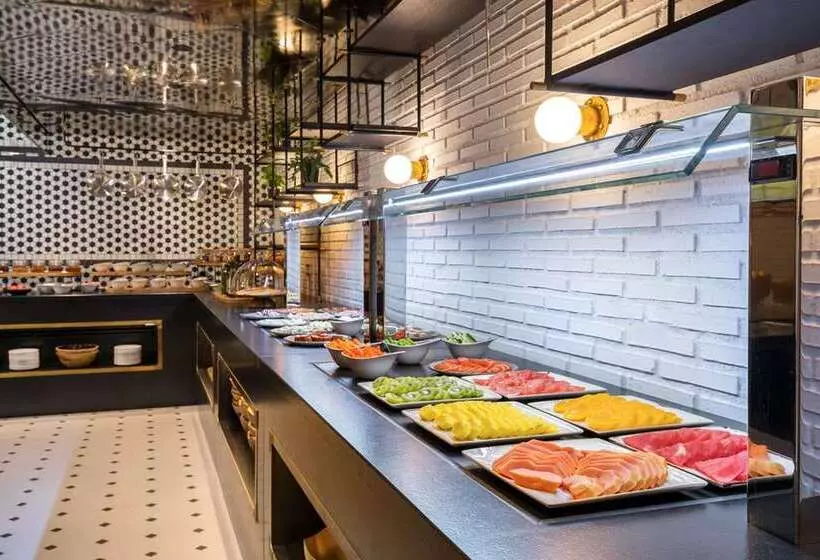 هتل Canopy by Hilton Madrid Castellana