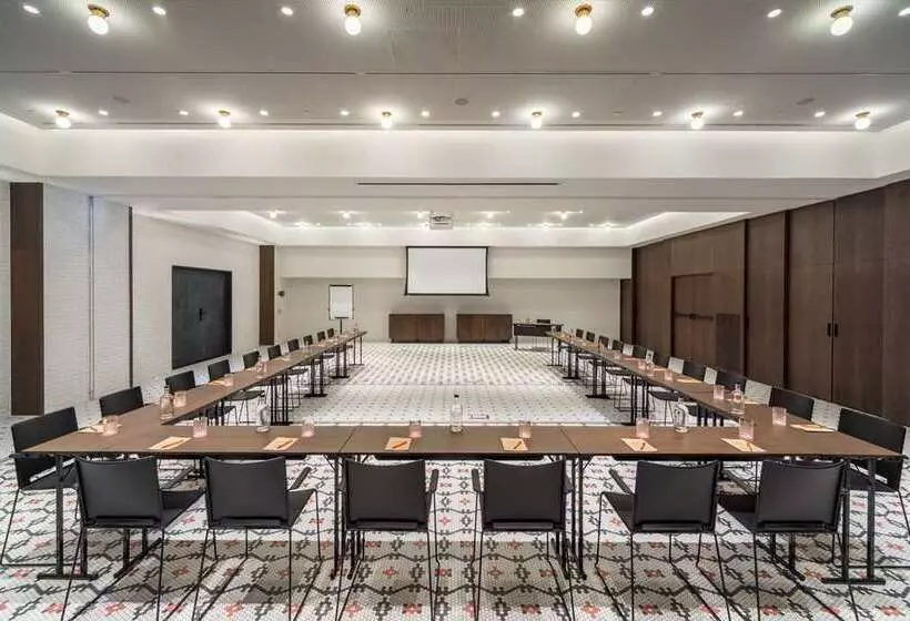 هتل Canopy by Hilton Madrid Castellana