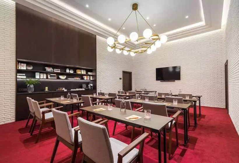 هتل Canopy by Hilton Madrid Castellana