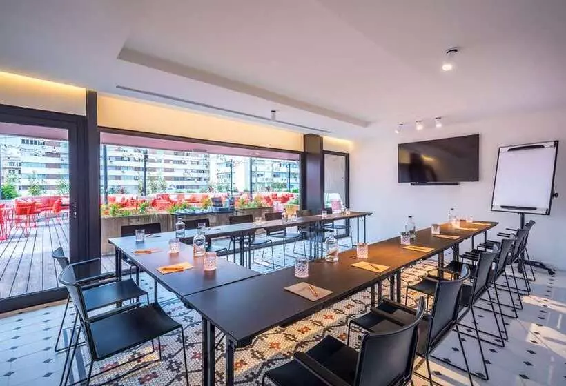 هتل Canopy by Hilton Madrid Castellana