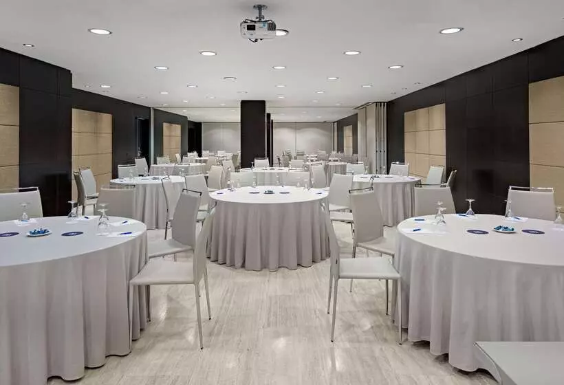 هتل NH Paseo De La Habana