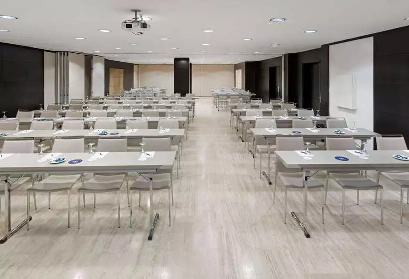 هتل NH Paseo De La Habana