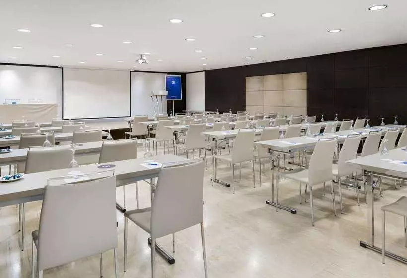 هتل NH Paseo De La Habana