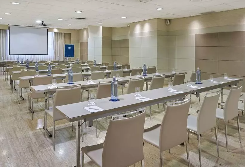 هتل NH Paseo De La Habana