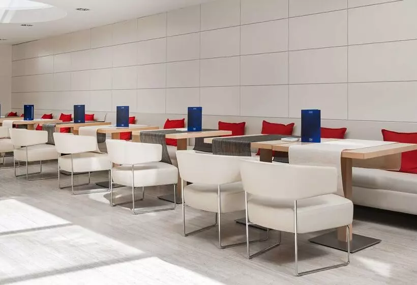 هتل NH Paseo De La Habana