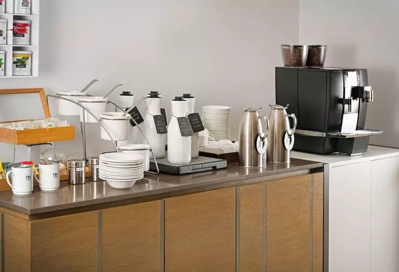 هتل NH Paseo De La Habana