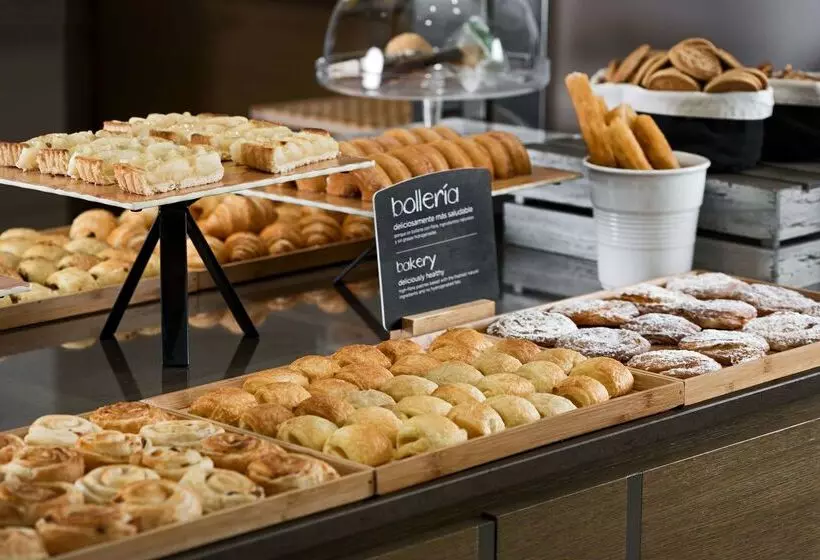 هتل NH Paseo De La Habana