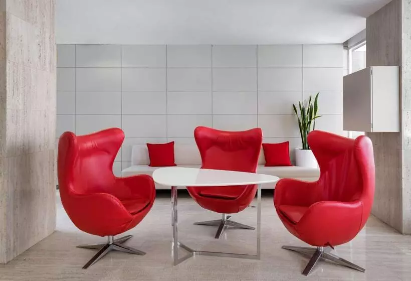 هتل NH Paseo De La Habana