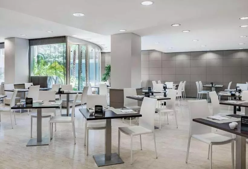 هتل NH Paseo De La Habana