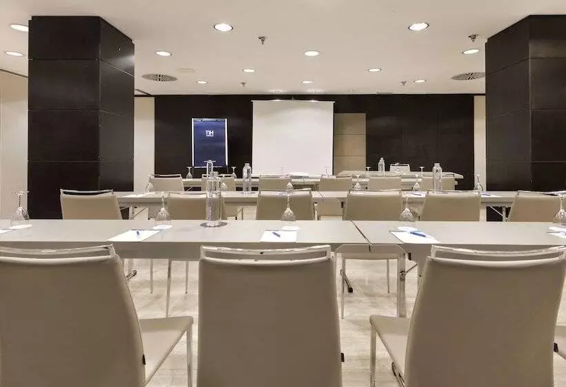 هتل NH Paseo De La Habana