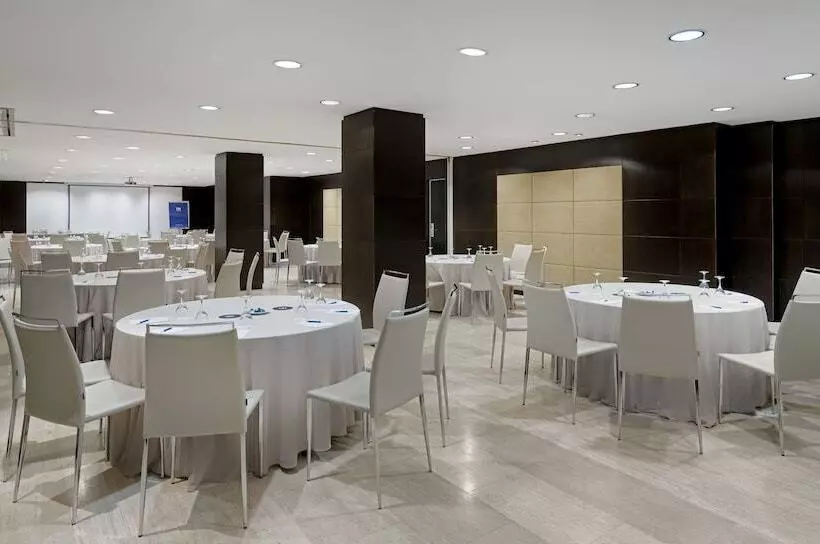 هتل NH Paseo De La Habana