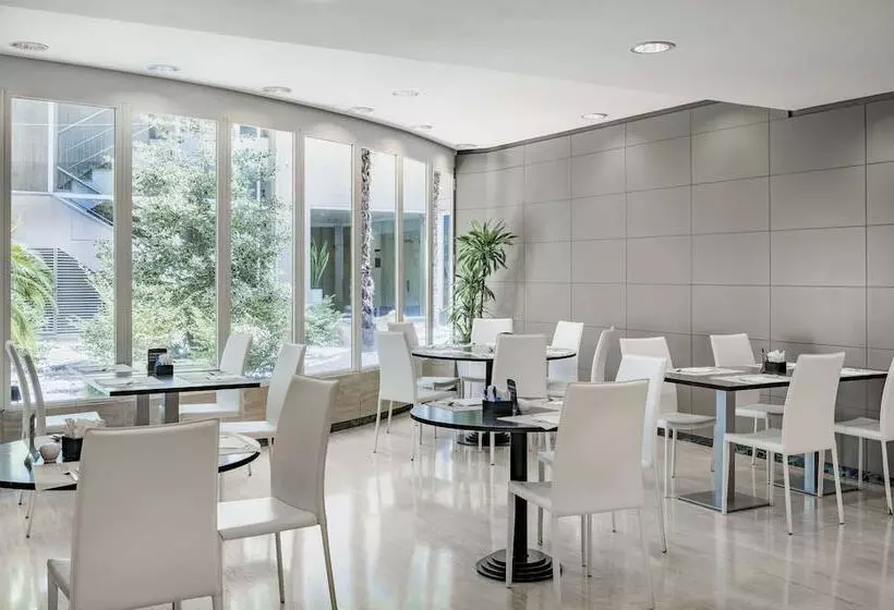 هتل NH Paseo De La Habana