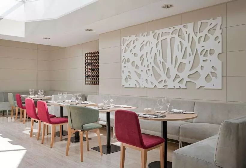 هتل NH Paseo De La Habana