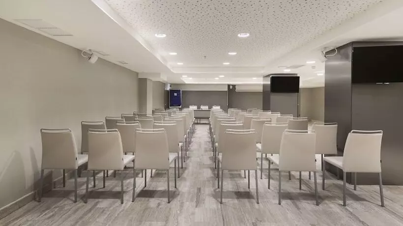 酒店 NH Madrid Zurbano