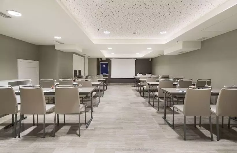 酒店 NH Madrid Zurbano