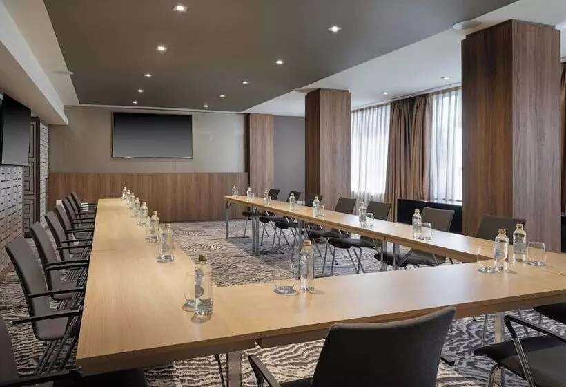 هتل The Westin Madrid Cuzco