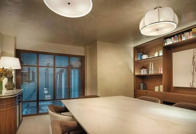 هتل The Westin Madrid Cuzco