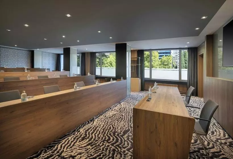 هتل The Westin Madrid Cuzco
