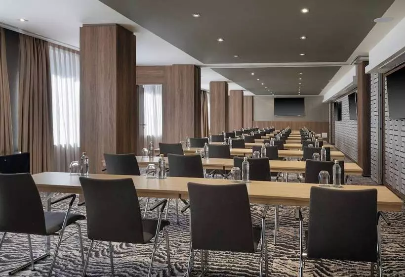 هتل The Westin Madrid Cuzco
