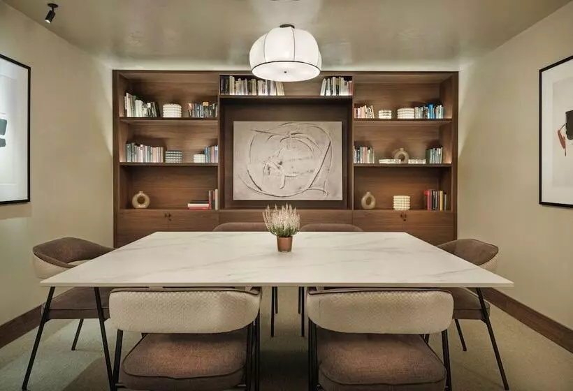 هتل The Westin Madrid Cuzco