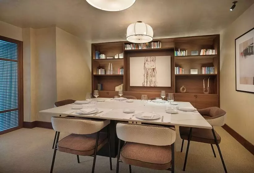 هتل The Westin Madrid Cuzco