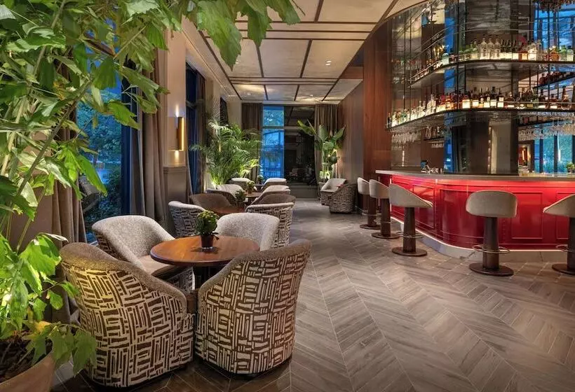 هتل The Westin Madrid Cuzco