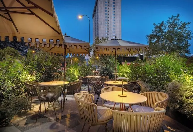 هتل The Westin Madrid Cuzco