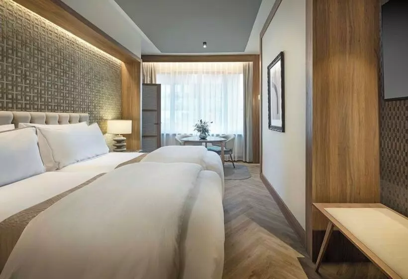 هتل The Westin Madrid Cuzco