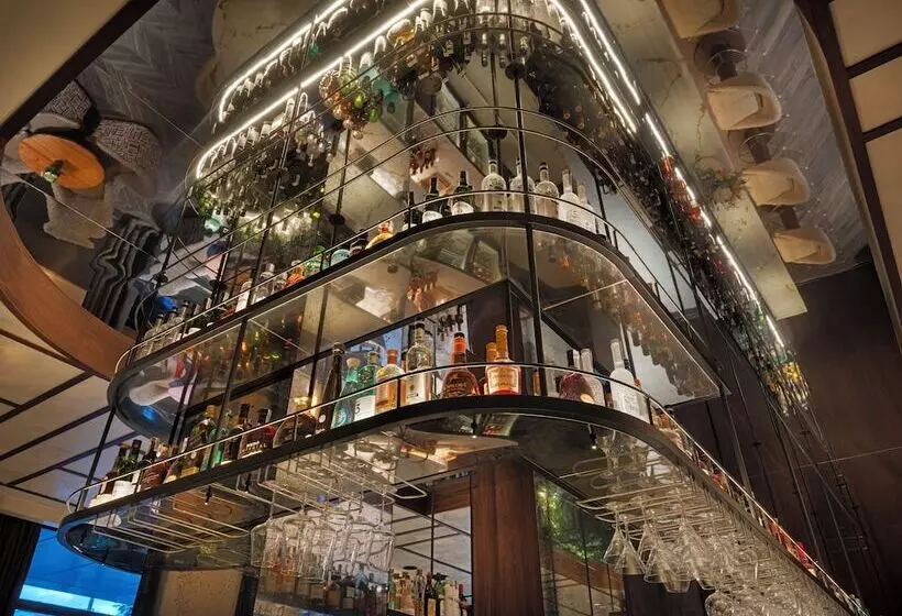 هتل The Westin Madrid Cuzco