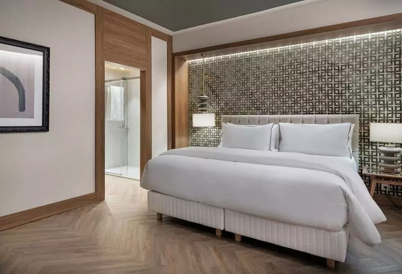 هتل The Westin Madrid Cuzco