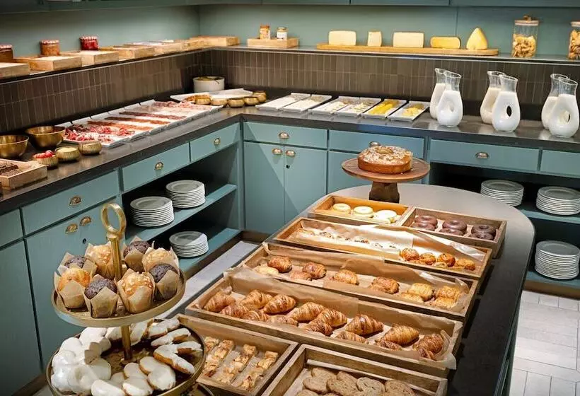 هتل The Westin Madrid Cuzco