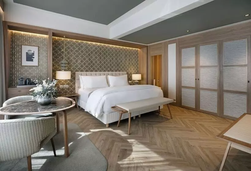 هتل The Westin Madrid Cuzco