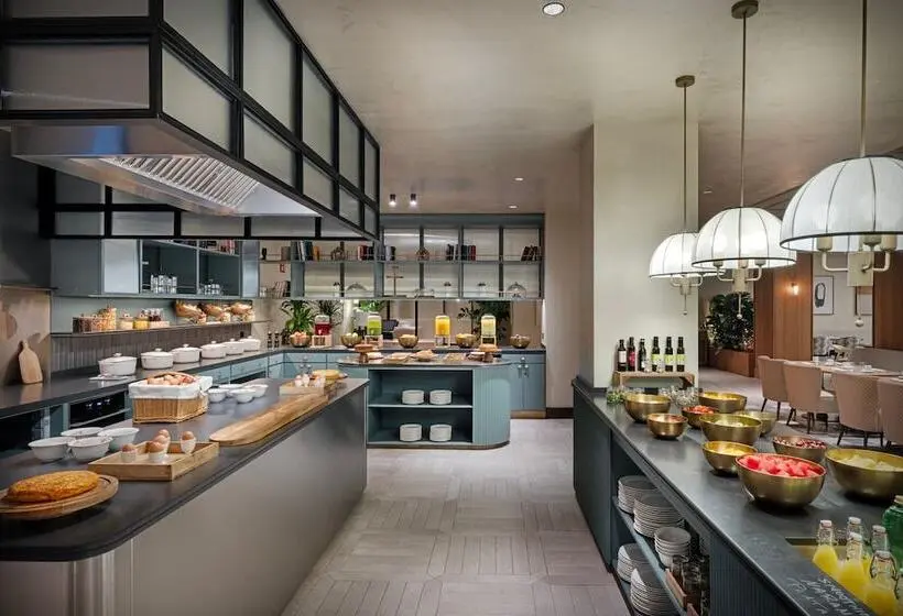هتل The Westin Madrid Cuzco