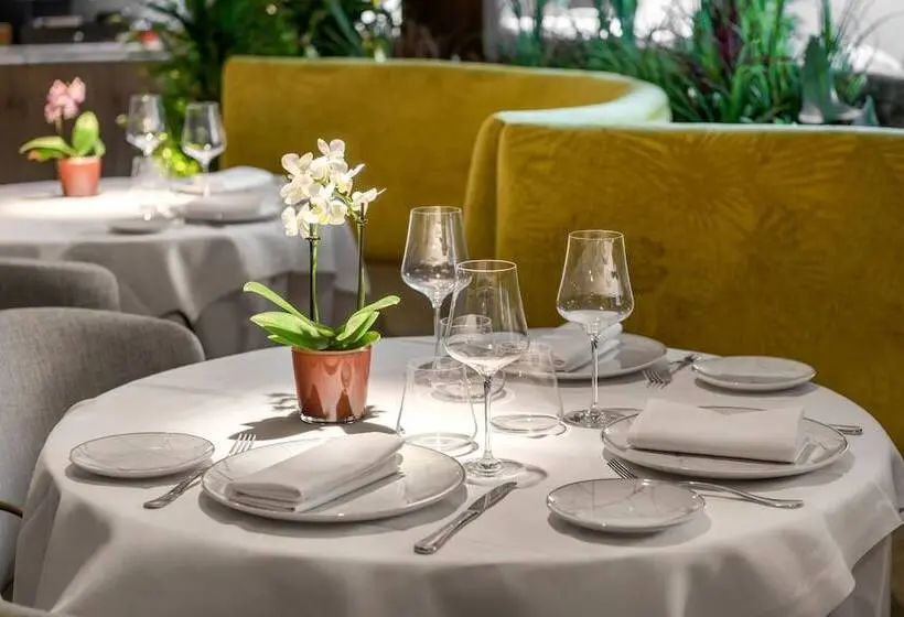 هتل The Westin Madrid Cuzco