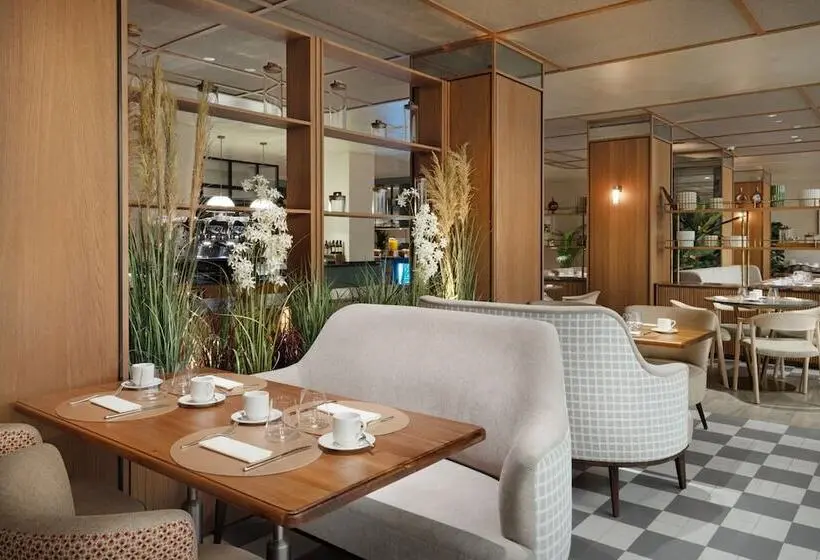 هتل The Westin Madrid Cuzco