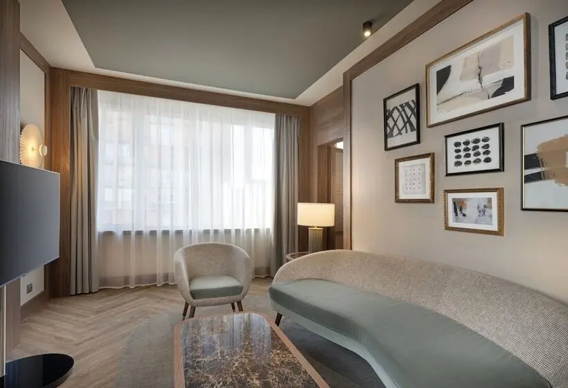 هتل The Westin Madrid Cuzco
