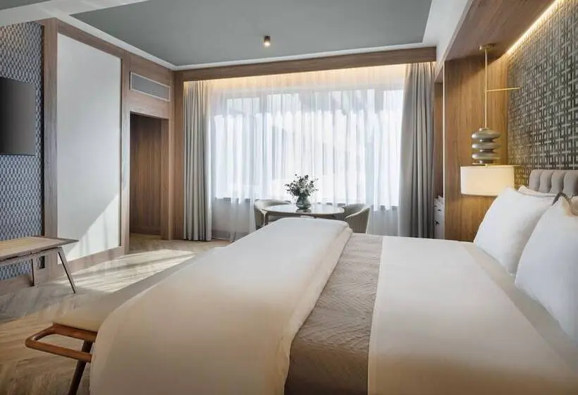 هتل The Westin Madrid Cuzco
