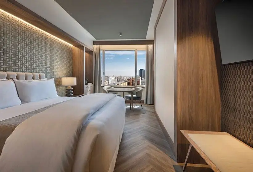 هتل The Westin Madrid Cuzco