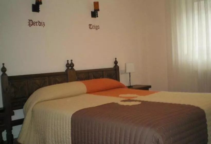 فندق Tierra De Campos