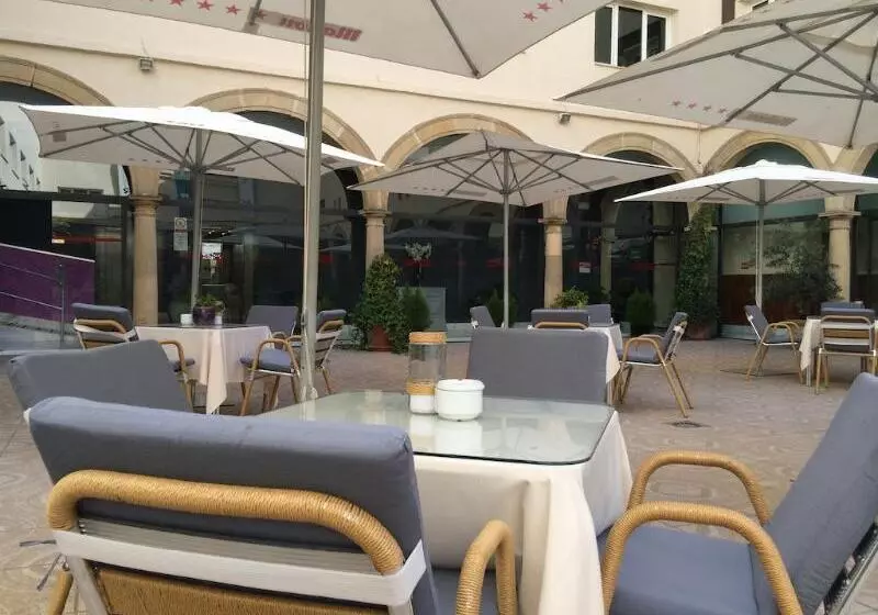Hotelli Trh Ciudad De Baeza